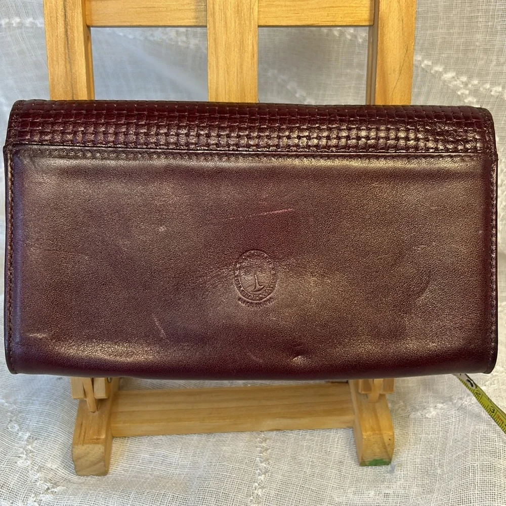 Levenger made in USA. Vintage leather almost new wallet